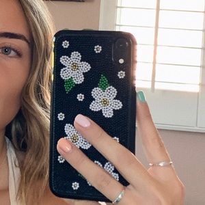 Skinnydip Beaded Daisy IPhone XR case :)